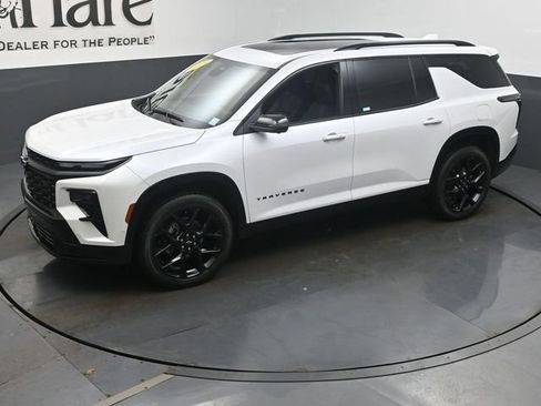 Used 2024 Chevrolet Traverse RS w/ LPO, Floor Liner Package image 45