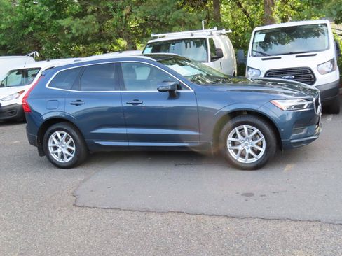 Used 2019 Volvo XC60 T5 Momentum w/ Premium Package AWD/4WD image 7