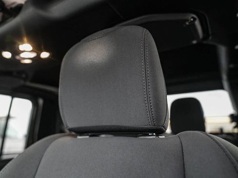 Used 2021 Jeep Gladiator Sport image 23