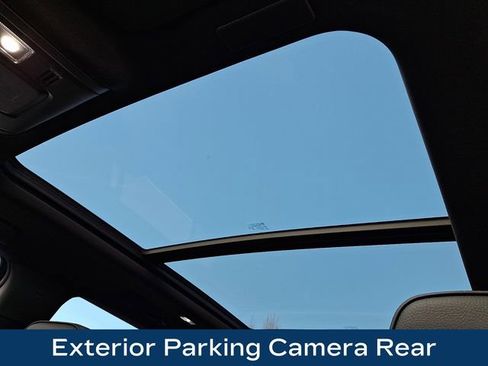 Used 2025 GMC Yukon Denali w/ Sun & Power Step Package image 19