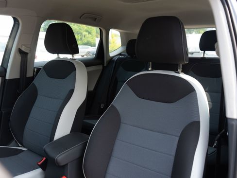 New 2025 Volkswagen Taos S image 15