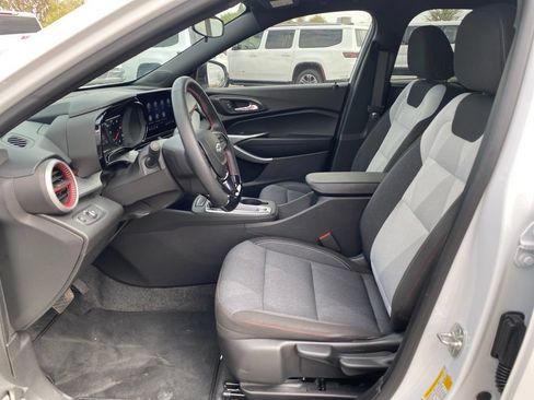 Used 2024 Chevrolet Trax RS w/ Driver Confidence Package FWD image 23