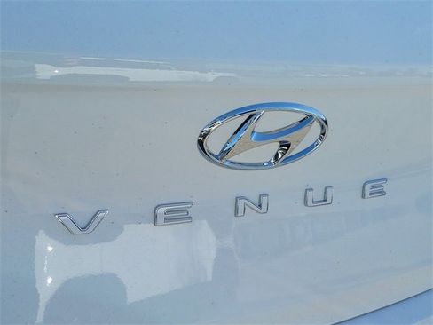 New 2026 Hyundai Venue SEL image 24