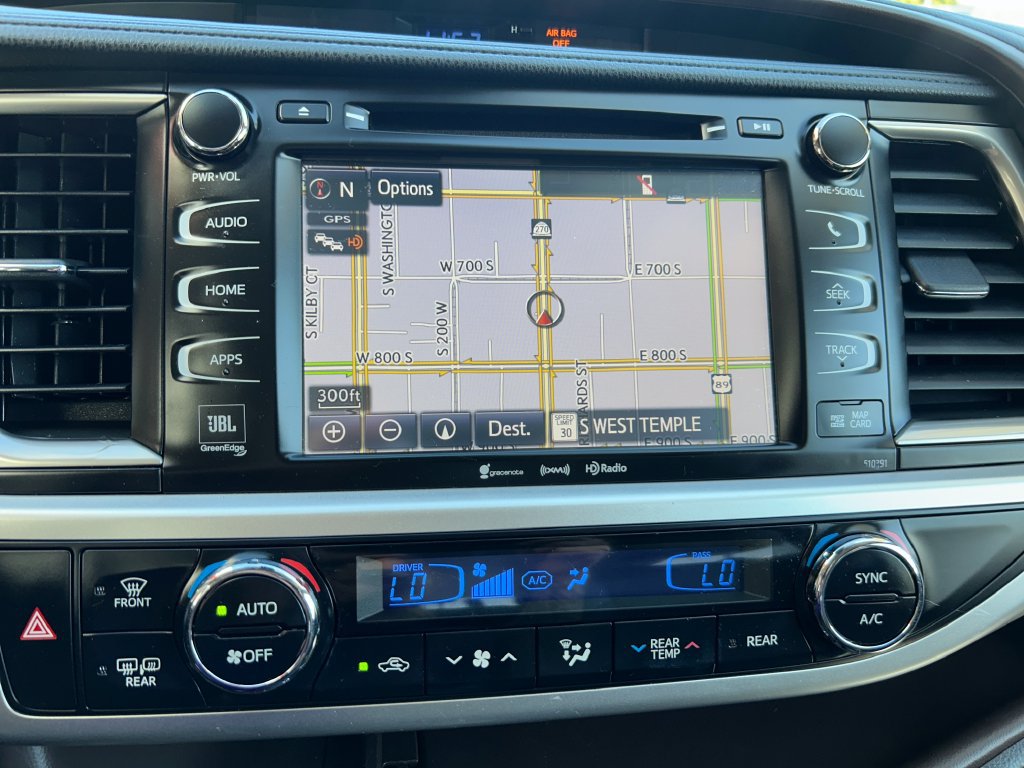 Certified 2019 Toyota Highlander Limited AWD/4WD image 22