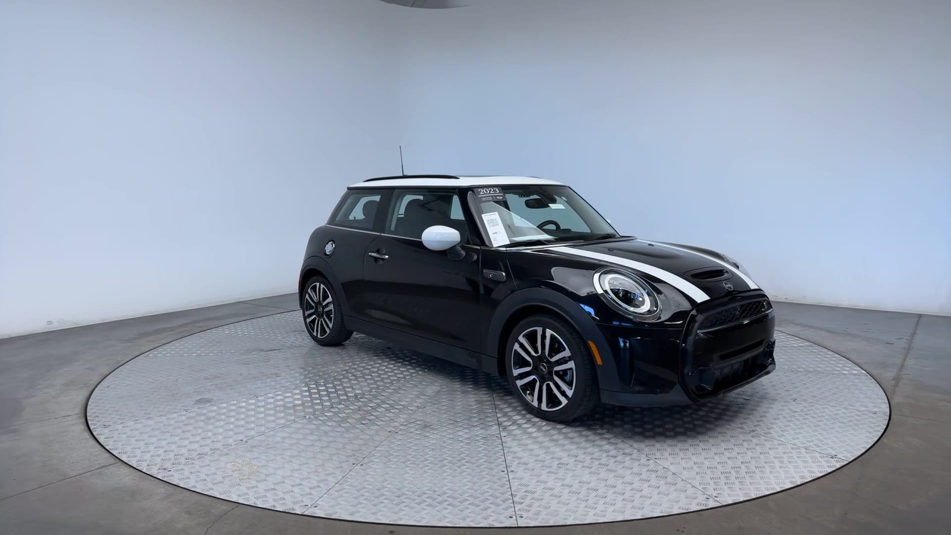 Used 2023 MINI Cooper S FWD image 2
