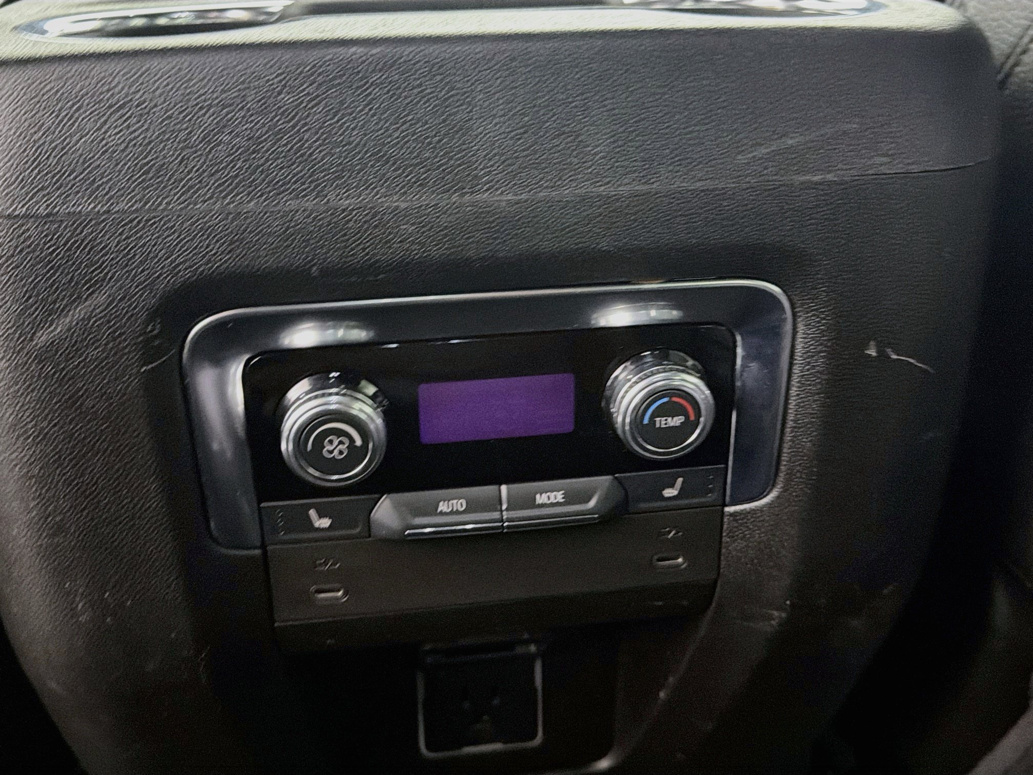 Used 2025 GMC Yukon Denali RWD image 26