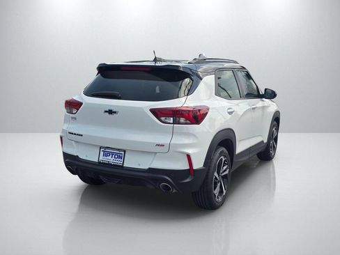 Used 2023 Chevrolet TrailBlazer RS w/ Sun and Liftgate Package FWD image 5