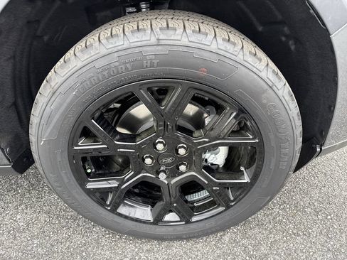New 2026 Ford Maverick XLT w/ XLT Luxury Package AWD/4WD image 12