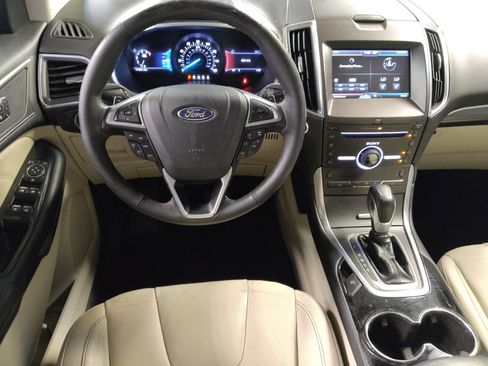 Used 2015 Ford Edge Titanium FWD image 22