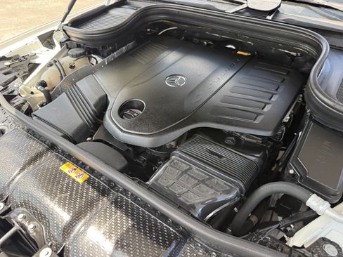 Used 2025 Mercedes-Benz GLS 450 4MATIC image 33