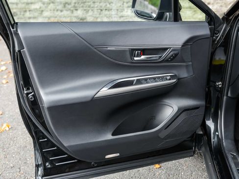 Used 2024 Toyota Venza Nightshade image 22