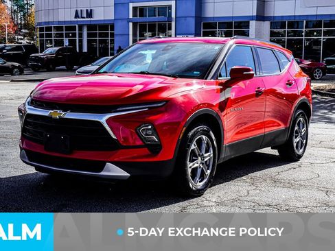 Used 2023 Chevrolet Blazer LT FWD image 3