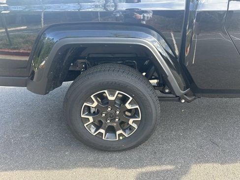 New 2025 Jeep Gladiator Sport w/ Premium Package image 16