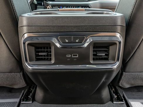 Used 2024 Chevrolet Silverado 1500 High Country w/ High Country Premium Package AWD/4WD image 34