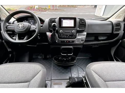 Used 2025 RAM ProMaster 2500 w/ Convenience Group image 15