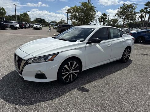 Certified 2022 Nissan Altima 2.5 SR image 10