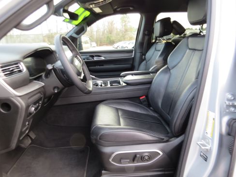 Used 2024 Jeep Wagoneer Series II image 15