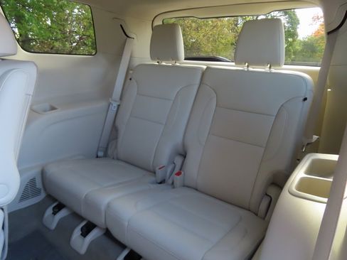 Used 2023 GMC Acadia Denali w/ Denali Ultimate Package image 36