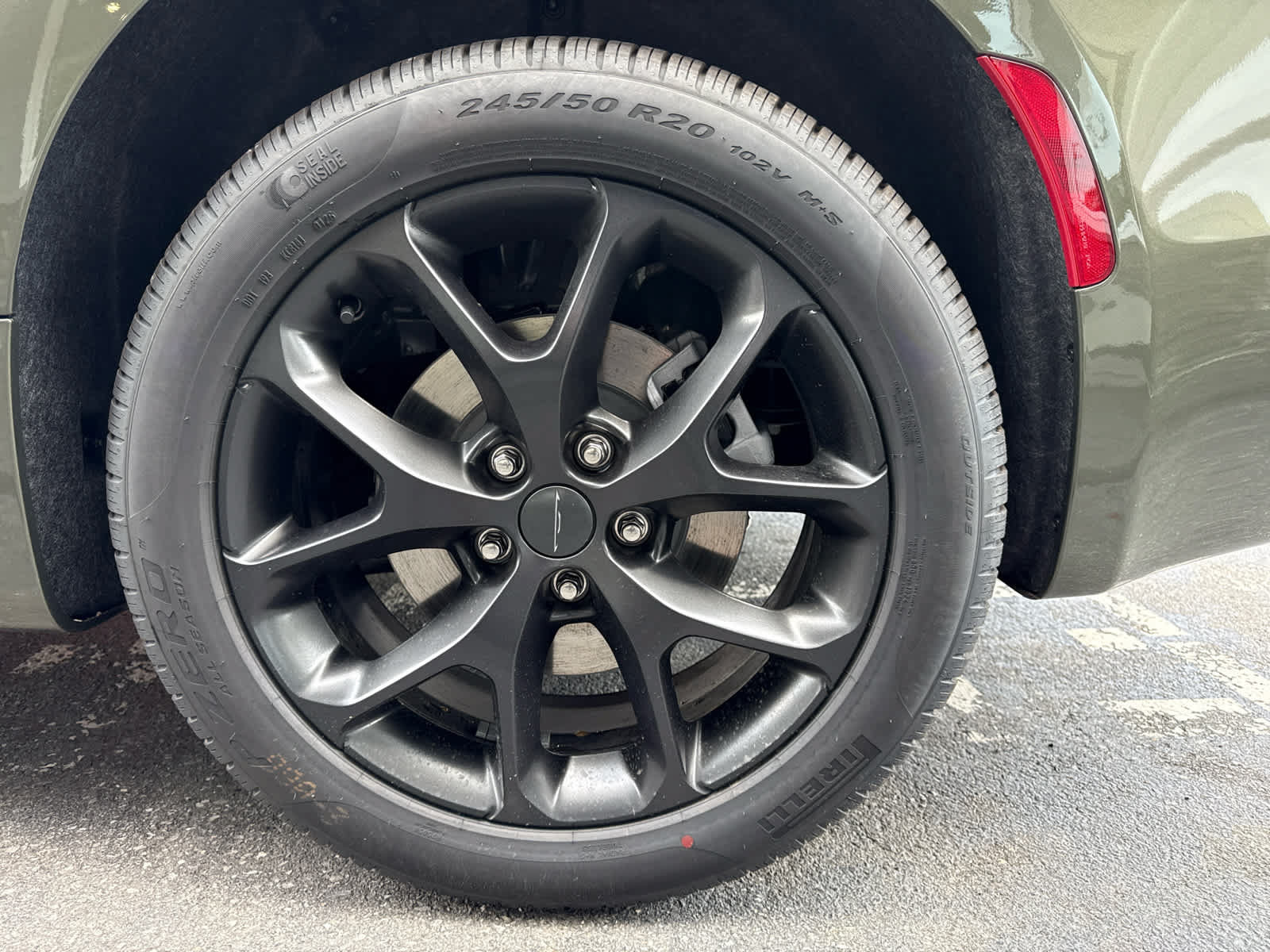 New 2027 Chrysler Pacifica Limited AWD/4WD image 13