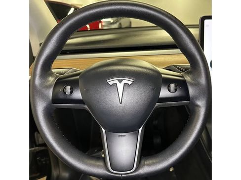 Used 2021 Tesla Model Y Long Range AWD/4WD image 22