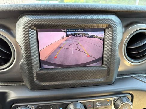 Used 2022 Jeep Wrangler Unlimited Sport AWD/4WD image 81