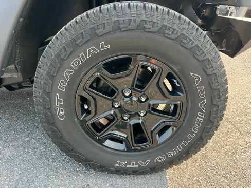Used 2018 Jeep Wrangler Sport image 14