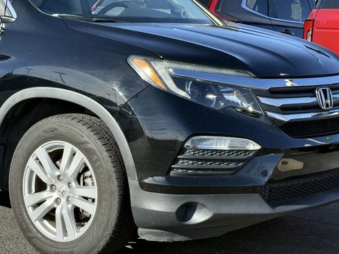 Used 2018 Honda Pilot LX image 2