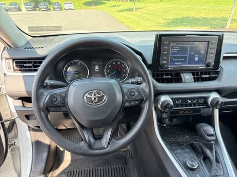 Certified 2022 Toyota RAV4 XLE AWD/4WD image 17