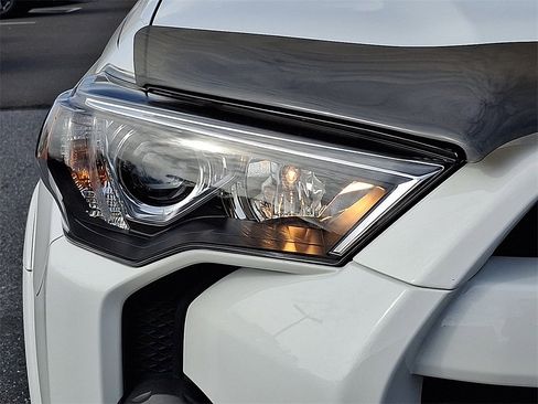 Used 2023 Toyota 4Runner SR5 Premium image 9