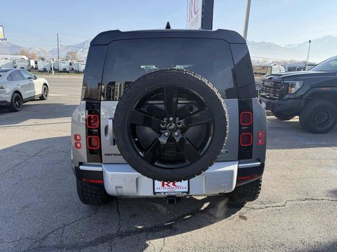 Used 2021 Land Rover Defender 110 SE image 7