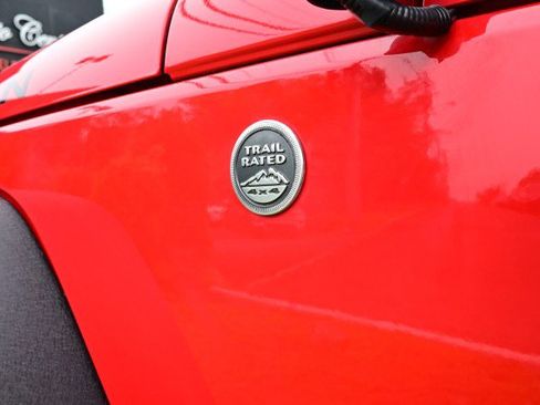 Used 2018 Jeep Wrangler Rubicon w/ Power Convenience Group image 40