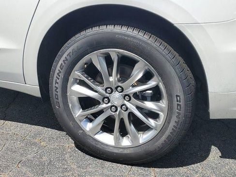 Used 2022 Buick Enclave Avenir FWD image 7