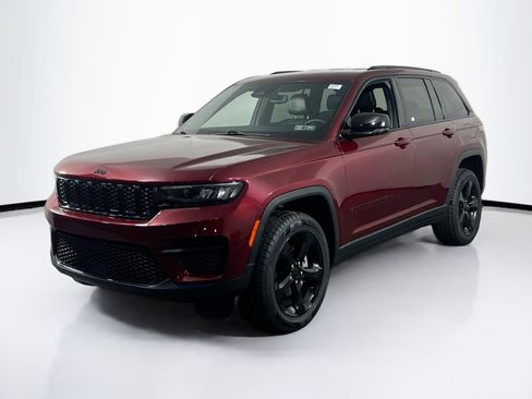 Used 2023 Jeep Grand Cherokee Altitude AWD/4WD image 1