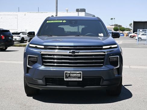 New 2026 Chevrolet Traverse LT w/ Driver Confidence Package FWD image 2
