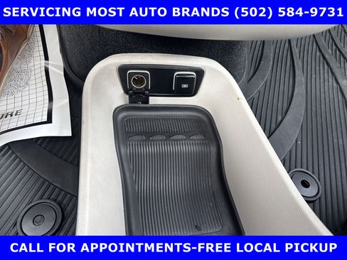 Used 2017 Chrysler Pacifica Limited image 36