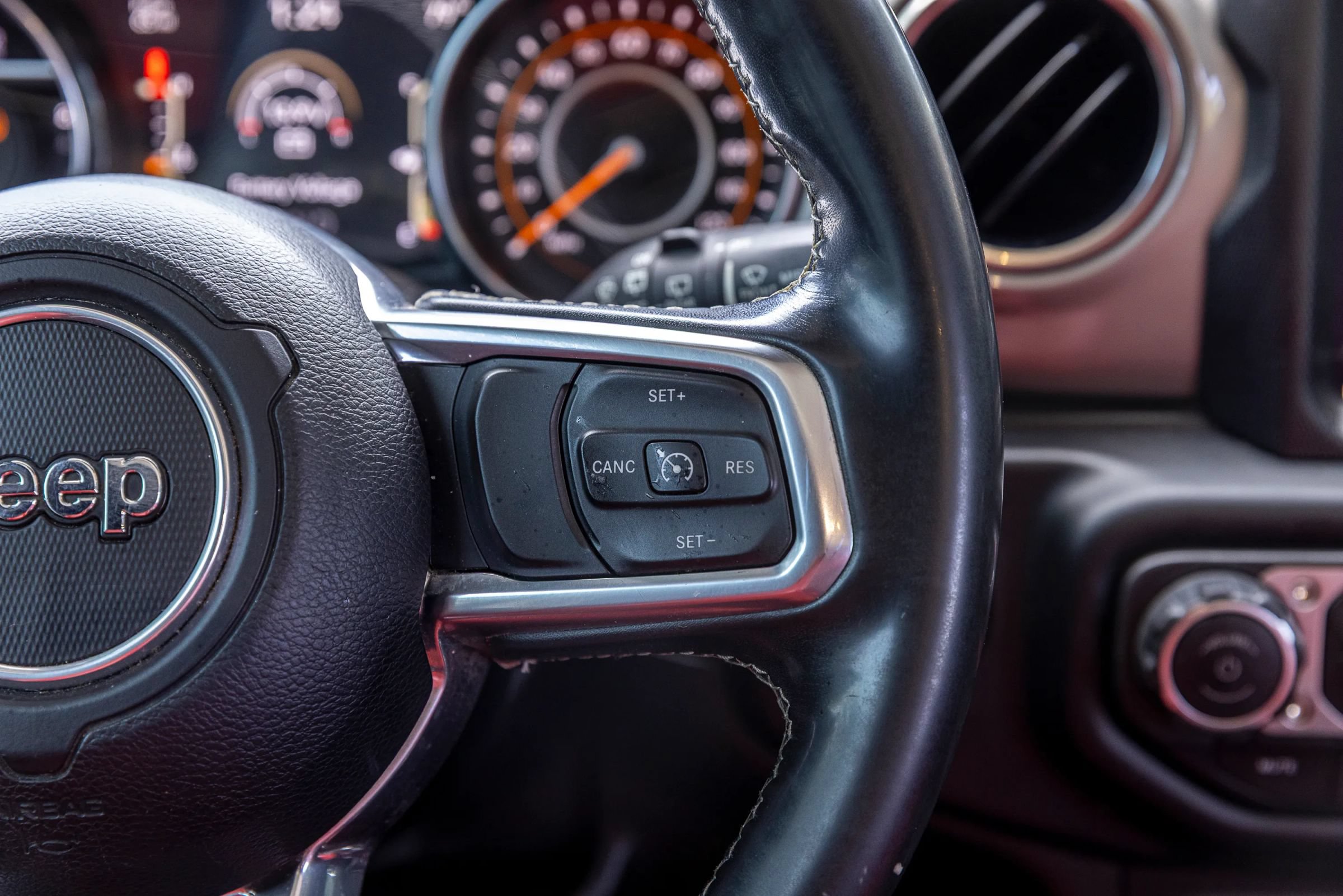 Used 2019 Jeep Wrangler Unlimited Sahara AWD/4WD image 34