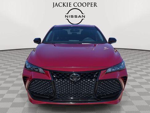Used 2020 Toyota Avalon XSE FWD image 2