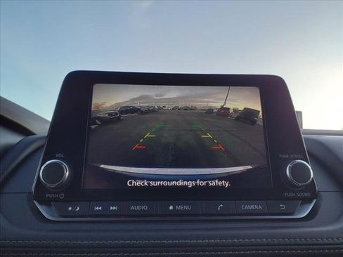 Used 2023 Nissan Rogue SV image 24