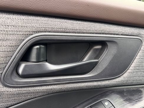 Used 2023 Nissan Rogue S FWD image 20