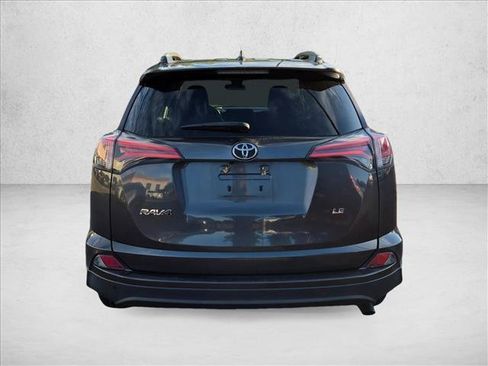 Used 2018 Toyota RAV4 LE FWD image 6