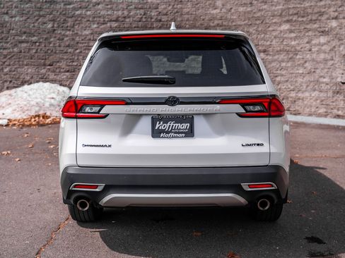 Used 2025 Toyota Grand Highlander AWD Hybrid image 8