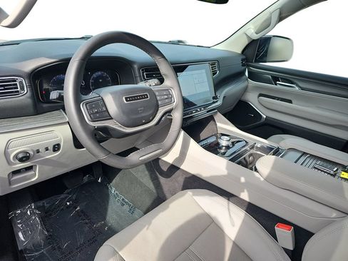 Used 2024 Jeep Wagoneer Series II w/ Flexible Seating Group RWD image 16