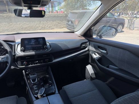 Used 2023 Nissan Rogue SV FWD image 36