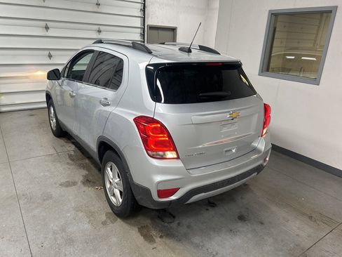 Used 2019 Chevrolet Trax LT w/ LT Convenience Package image 3