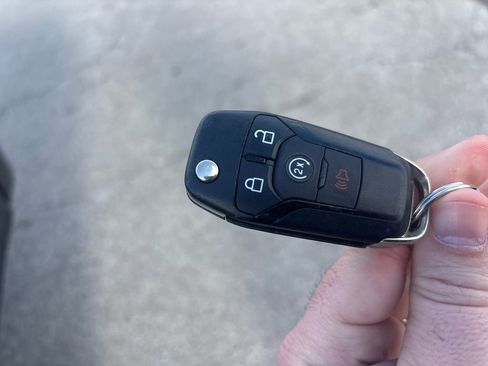 Used 2016 Ford F150 XLT w/ Equipment Group 302A Luxury image 34