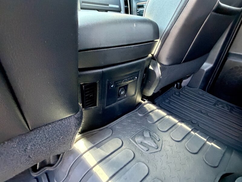 Used 2015 RAM 1500 Laramie w/ Convenience Group AWD/4WD image 28
