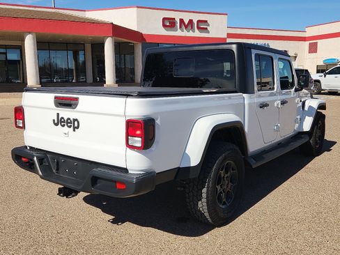 Used 2023 Jeep Gladiator Sport image 4