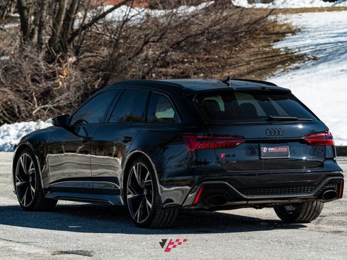 Used 2021 Audi RS 6 w/ Carbon Optic Package image 27