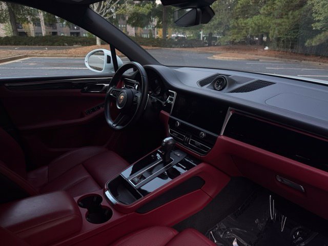 Used 2023 Porsche Macan AWD/4WD image 26
