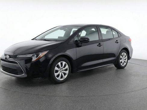 Used 2025 Toyota Corolla LE FWD image 3